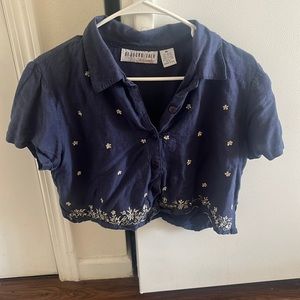 Navy floral cropped button down top